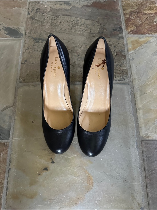 kate spade Shoes - kate spade Black Leather Classic Round-Toe Heels